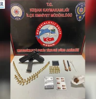 Keşan'da şüpheli araçtan uyuşturucu ve silah çıktı