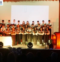 Lise öğrencilerinden Öğretmenler Günü'ne özgü oratoryo gösterisi