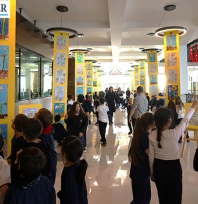 Minik ressamlardan ayçiçekleri sergisi