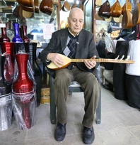 Notalarla geçen 66 yıl: Alipaşa Çarşısı'nın sessiz ustası