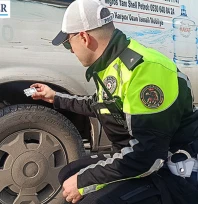 Polis ekiplerinden kış lastiği denetimi