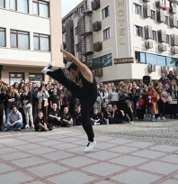 Saraçlar'da dans festivali ilgiyle izlendi
