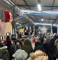 Soğuk havaya rağmen Cuma Pazarı doldu taştı