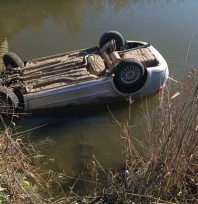 Sulama kanalına otomobil düştü: Sürücü hayatını kaybetti