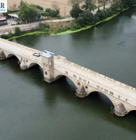 Tarihi köprülerde yol düğümü