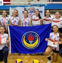 TED Edirne Koleji Yıldız Kız Voleybol takımı il üçüncüsü