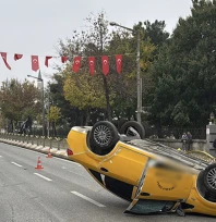 Ters dönen taksiden emniyet kemeri sayesinde sağ çıktı