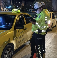 Trafiği tehlikeye düşüren araçlara ceza kesildi