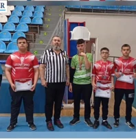 Uzunköprülü öğrencilerden bilek güreşinde büyük başarı