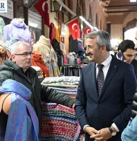 Vali Sezer, tarihi çarşı esnafıyla bir araya geldi