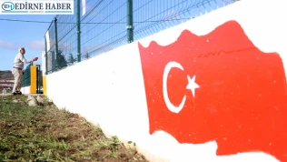 Gittiği her ilde okullara renk katıyor