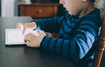 15 yaş altına sosyal medya freni