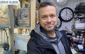29 yıldır aynı dükkânda saatçilik yapıyor