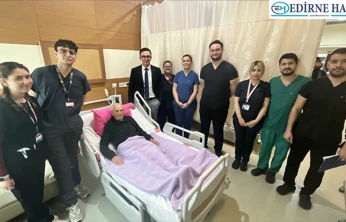 81 yaşındaki prostat kanseri hastası kapalı yöntemle ameliyat edildi