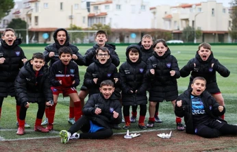 Altyapının gururu Edirne Birlik Spor, Kuşadası'nda gümüş madalya kazandı