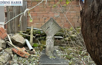 Bahçede ortaya çıkan 500 yıllık Osmanlı mezarı