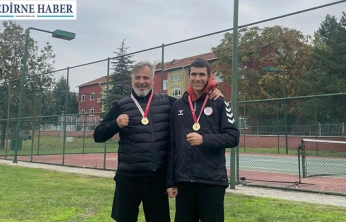 Cumhuriyet Coşkusu Kortlarda