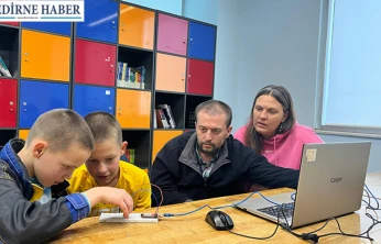 Veliler çocuklarıyla kodladı üretti Deneyap Edirne'den özel etkinlik