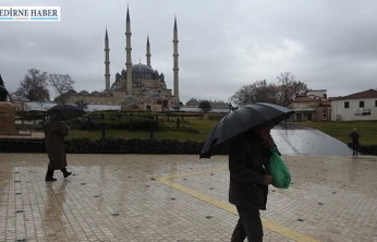 Dondurucu soğuk yerini yağışlı havaya bırakıyor