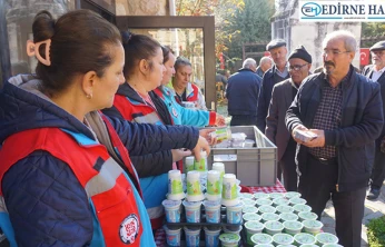 Edirne'de şehitler anısına hayır dağıtıldı