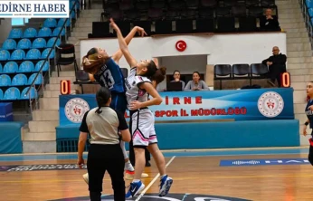 Edirne'de U-14 Kızlar Bölge Şampiyonası müsabakaları yapılıyor