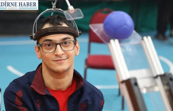 Engelleri aşan sporcu Kadir Berke bocciayı tanıtarak farkındalık oluşturuyor
