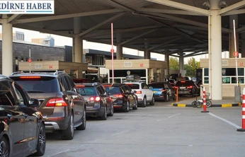 Gurbetçiler sınır kapılarından beklemeden geçiyor