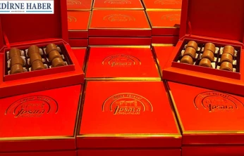 İpsalalı kadınlar öğretmenlere özel çikolata paketleri hazırladı