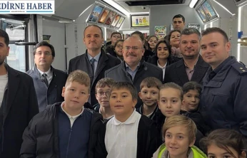 Kaymakam Köken'den gezici kütüphaneye ziyaret