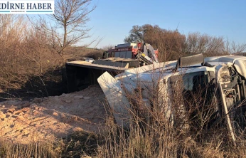 Korkutan kaza! Tır sürücüsü yaralandı