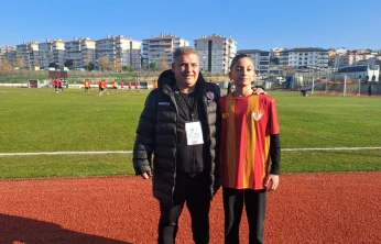 Minik taraftar Can Bartu Kurtar'dan Edirnespor'a  destek