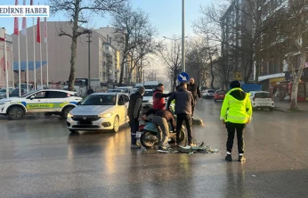 Motosiklet yola savruldu, sürücüsü yaralandı