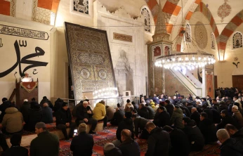 Ramazan'ın müjdecisi Berat Kandili dualarla idrak edildi