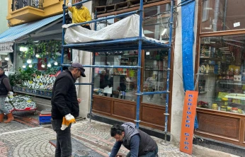 Saraçlar Caddesinde sokak sağlıklaştırma çalışmaları sürüyor