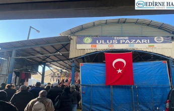 Soğuk havaya rağmen Cuma Pazarı dolup taştı