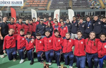 TED Edirne Koleji Kürek Kulübü sezona kupalarla başladı