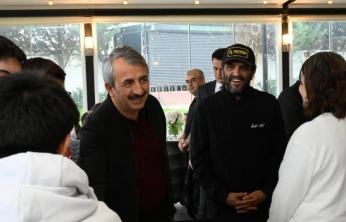 Vali Sezer, devlet korumasındaki çocuklarla bir araya geldi