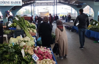 Vatandaşlar kışlık sebze için pazara akın etti