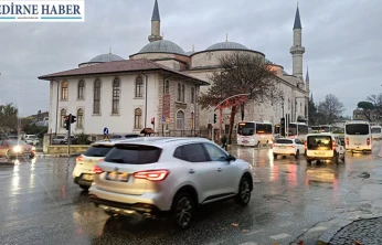 Yağış nedeniyle trafikte yoğunluk oluştu