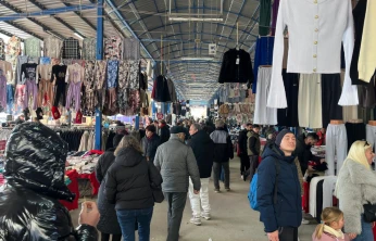 Yılbaşı hareketliliği Cuma Pazarı'na yansıdı