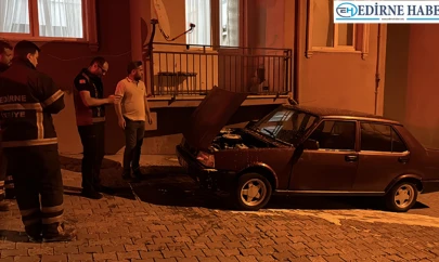 Park halindeki otomobilde yangın çıktı