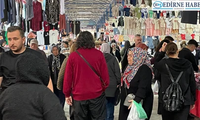 Pazar serin ve yağışlı havaya rağmen doldu taştı