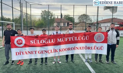 Süloğlu'nda gençler maçta bir araya geldi