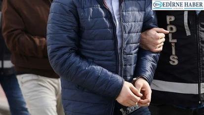 İki suçtan aranan zanlı çalıntı motosikletle kaçmaya çalışırken yakalandı