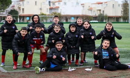 Altyapının gururu Edirne Birlik Spor, Kuşadası'nda gümüş madalya kazandı