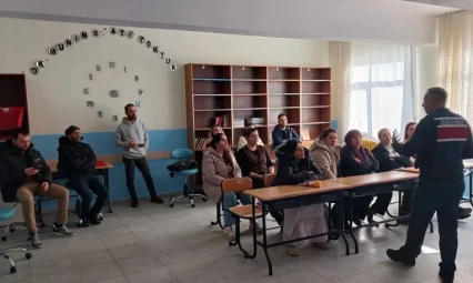Hacıdanışment İlkokulu'nda Narkotikle Mücadele Eğitimi