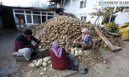 'Havası pekmez kokan köy'de ocaklar pancarın pekmeze dönüşmesi için yandı