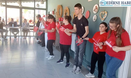 Keşan'da Özel çocuklardan anlamlı kutlama