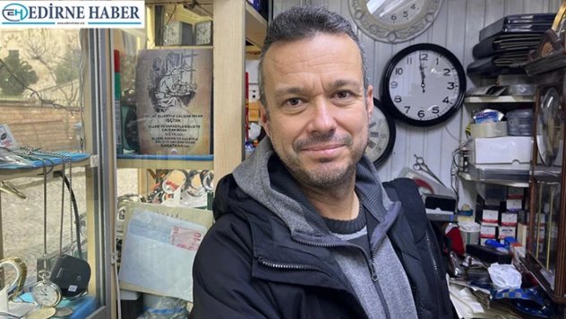 29 yıldır aynı dükkânda saatçilik yapıyor