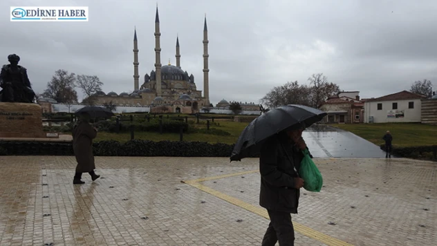 Dondurucu soğuk yerini yağışlı havaya bırakıyor
